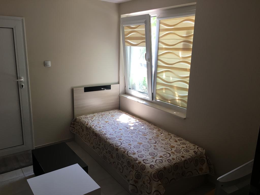 Guest House Nadezhda Hisarya Eksteriør billede